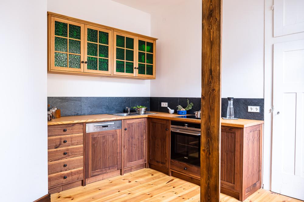 Nussbaum-Rüster Küche