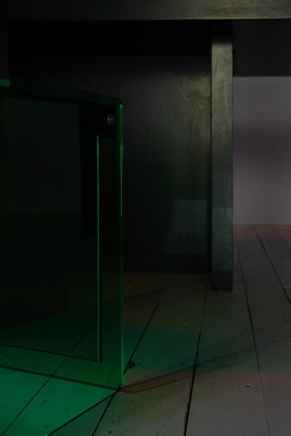 Große Tafel und Hocker