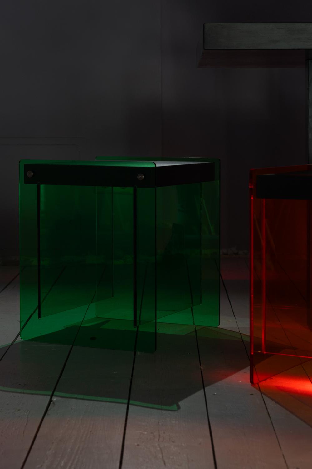 Große Tafel und Hocker